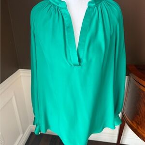 Alice and Trixie Emerald Green Long Sleeved 100% Silk Blouse Size Small